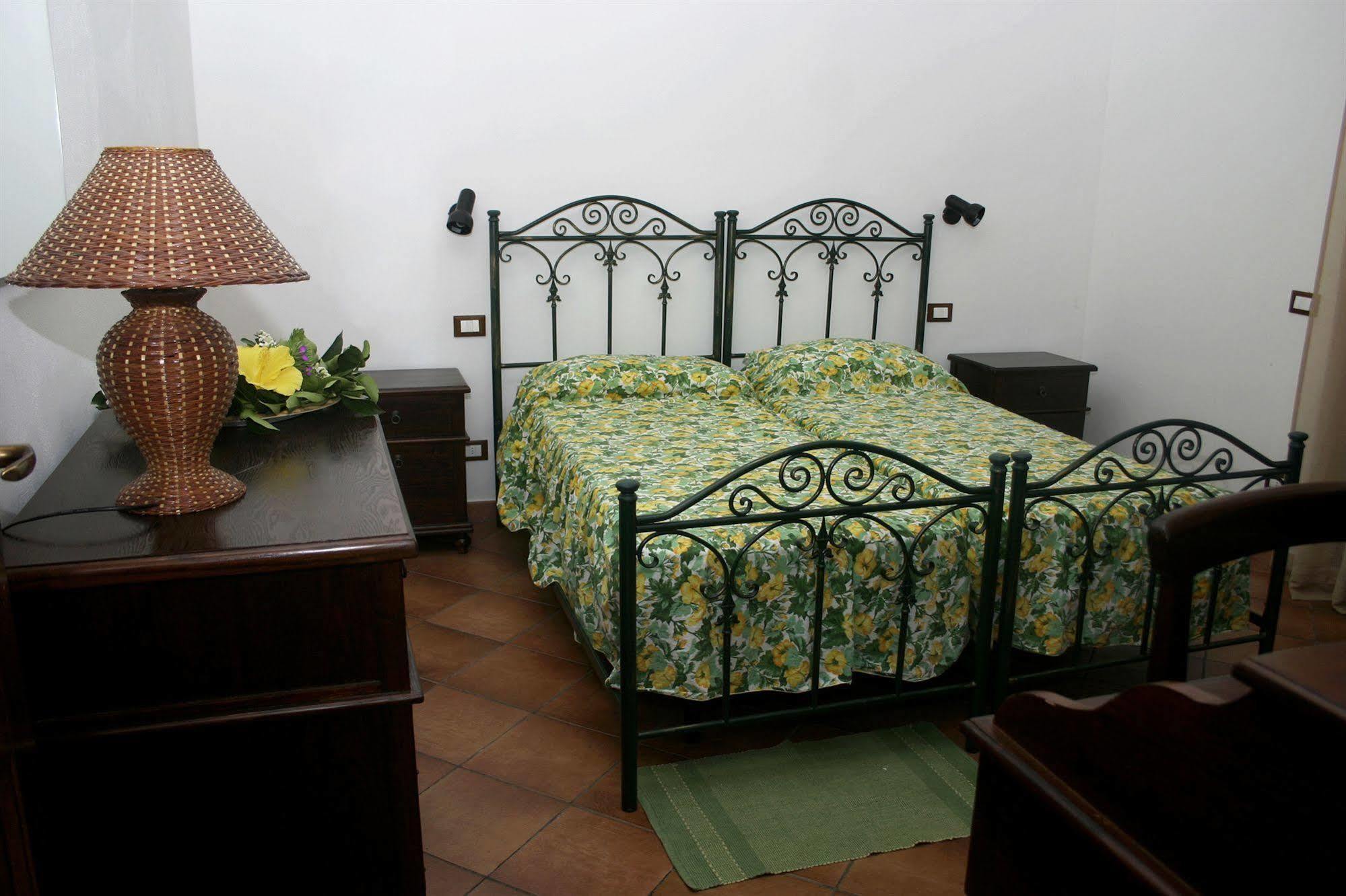 Villa Saraceno Lipari  Buitenkant foto